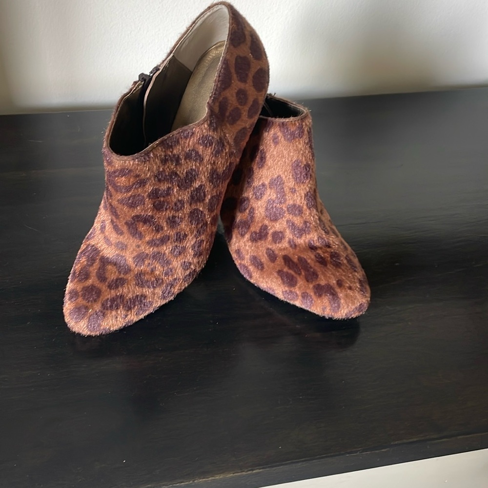 Massini size 6 cheetah print boots